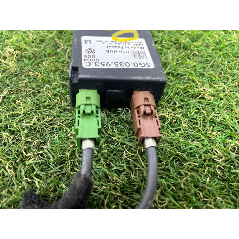 Блок управления usb интерфейсом (электрика / блок управления) Volkswagen Passat B7 2016 1.8 5G0035953C