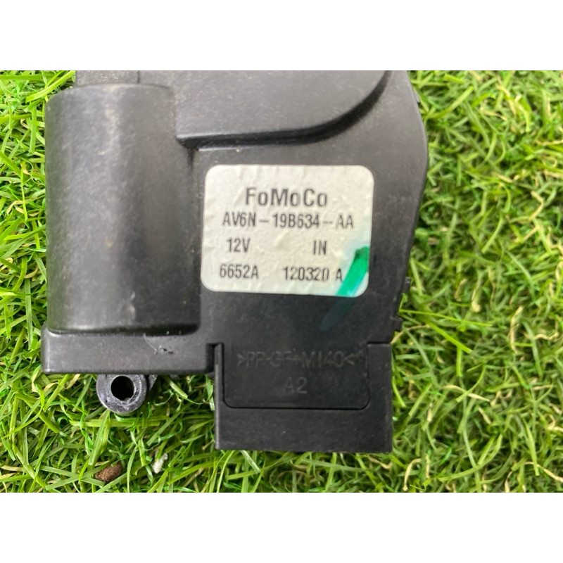 Привод заслонки отопителя (отопление и кондиционирование) FORD Focus MK3 2013 2.0 av6n19b634aa