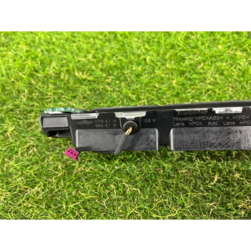 Повторювач стоп-сигналу (оптика - оптика) BMW 5-series G30 2017 2.0 B46B20 63257360526