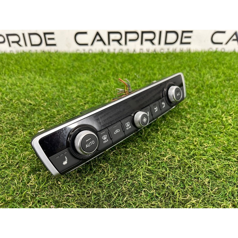 Блок управління клімат-контролем (електрика / блоки управління) AUDI A3 8V 2018 2.0 CZRA 8V0820043QIMJ