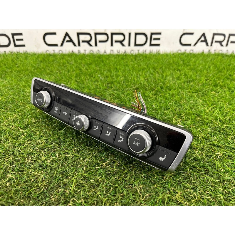 Блок управління клімат-контролем (електрика / блоки управління) AUDI A3 8V 2018 2.0 CZRA 8V0820043QIMJ