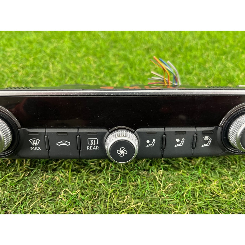 Блок управління клімат-контролем (електрика / блоки управління) AUDI A3 8V 2018 2.0 CZRA 8V0820043QIMJ