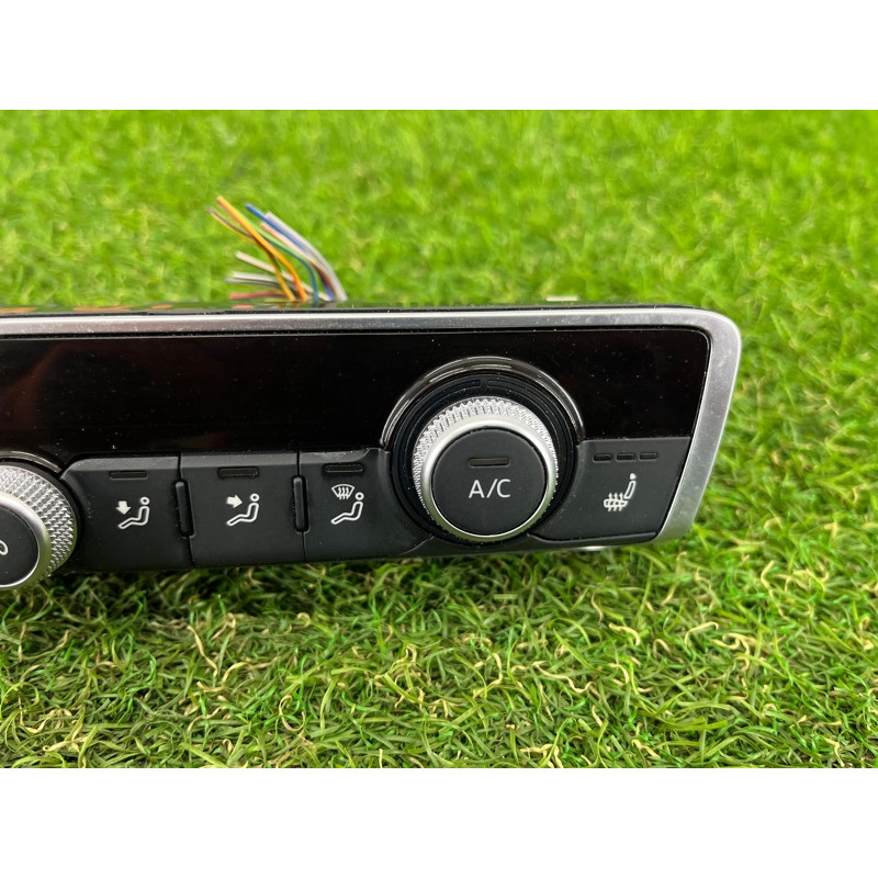 Блок управління клімат-контролем (електрика / блоки управління) AUDI A3 8V 2018 2.0 CZRA 8V0820043QIMJ