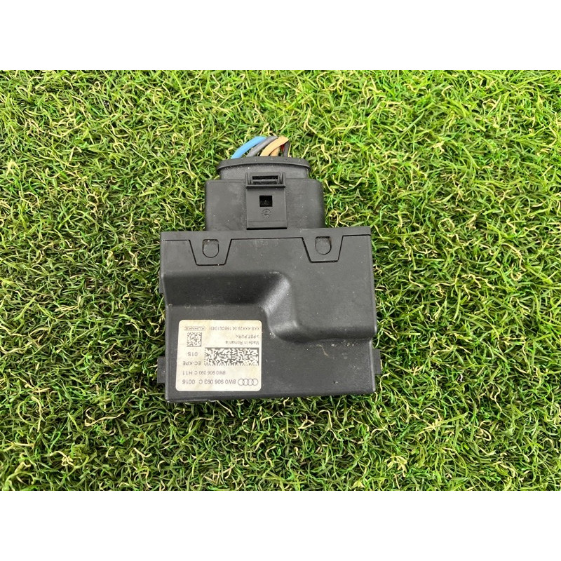 Блок управления топливным насосом (электрика / блок управления) AUDI A4 B9 2017 2.0 8W0906093C