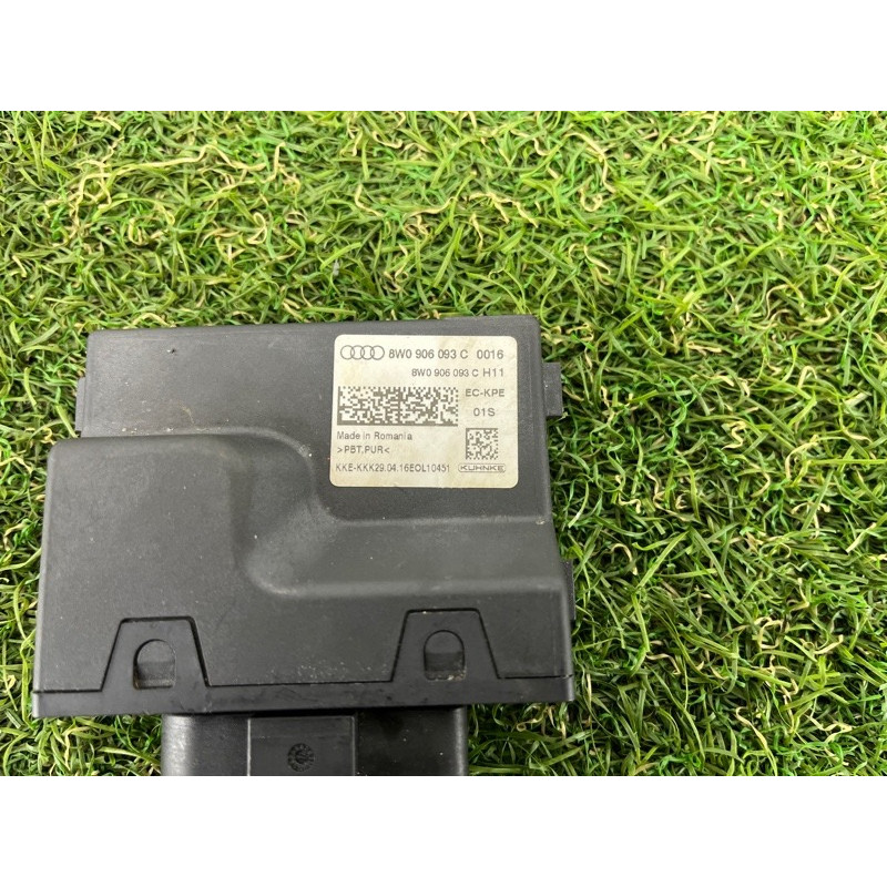 Блок управления топливным насосом (электрика / блок управления) AUDI A4 B9 2017 2.0 8W0906093C