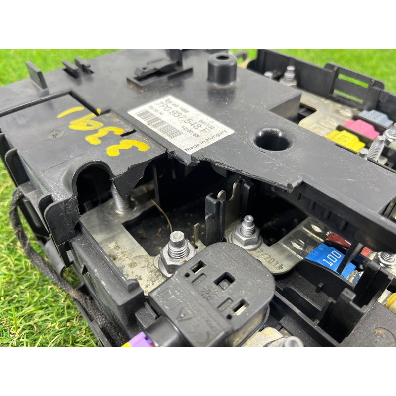 Блок предохранителей (электрика) Volkswagen Touareg FL 2015 3.6 7P0937548F