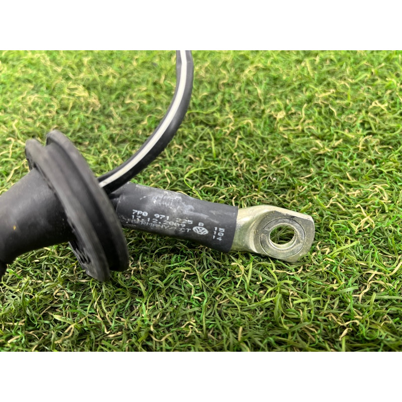 Клемма плюсовая (электрика) Volkswagen Touareg FL 2015 3.6 7P0971225B