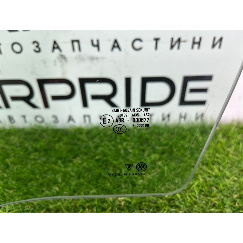 Скло (кузов і елементи) Volkswagen Touareg NF 2012 3.0 7P6845021