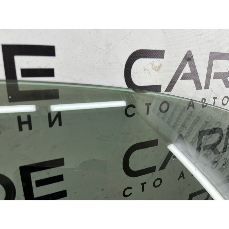 Скло (кузов і елементи) Volkswagen Touareg NF 2011 3.6 7P6845022