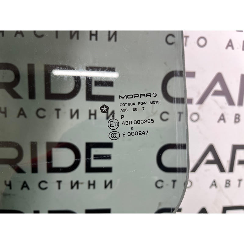 Скло (кузов і елементи) Jeep Grand Cherokee WK2 2017 3.6 68086589AA
