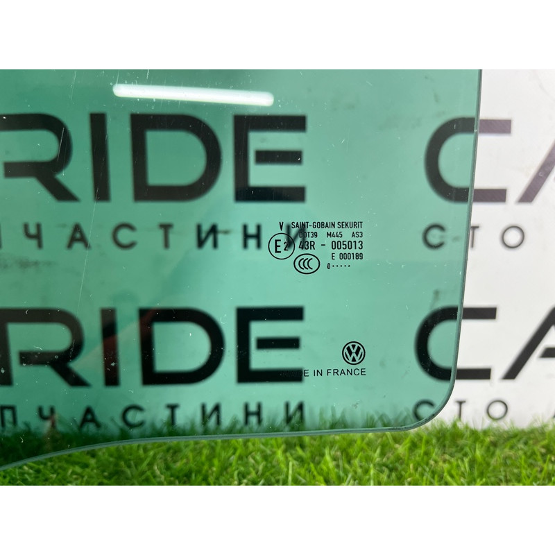 Скло (кузов і елементи) Volkswagen Touareg NF 2011 3.6 7P6845025A