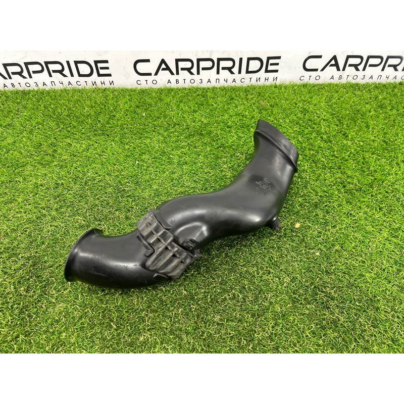 Патрубок воздушного фильтра (впускная система) Volkswagen Touareg II NF 2013 3.0 7P6129609A