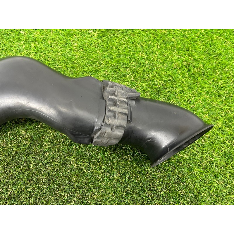 Патрубок воздушного фильтра (впускная система) Volkswagen Touareg II NF 2013 3.0 7P6129609A