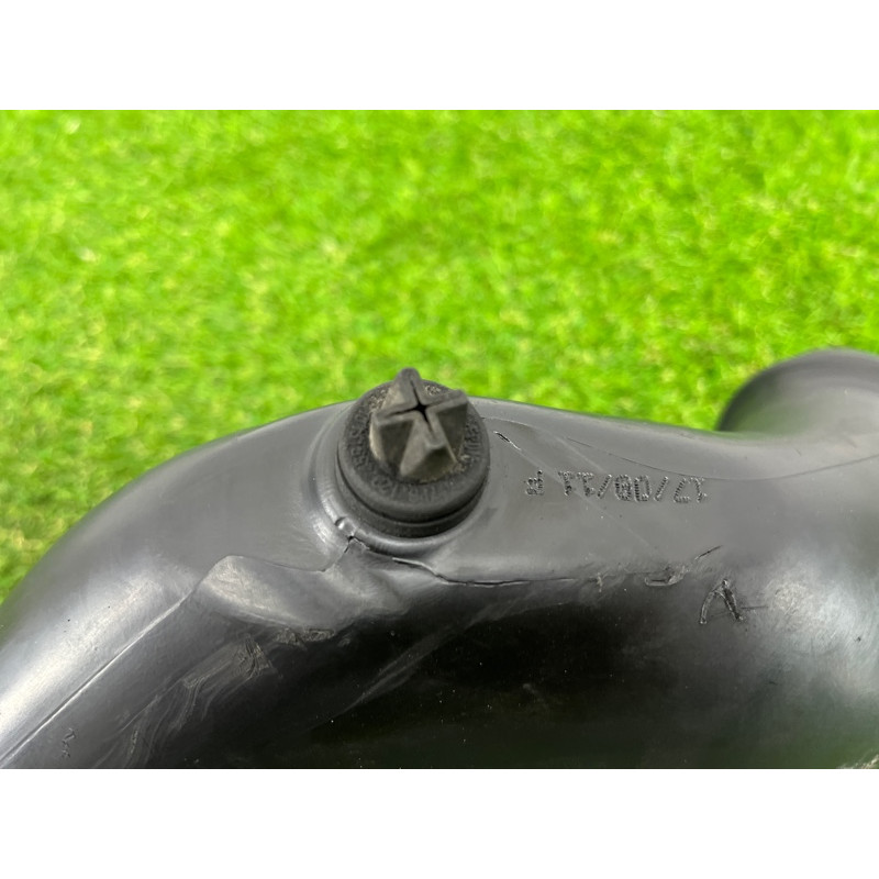 Патрубок воздушного фильтра (впускная система) Volkswagen Touareg II NF 2013 3.0 7P6129609A