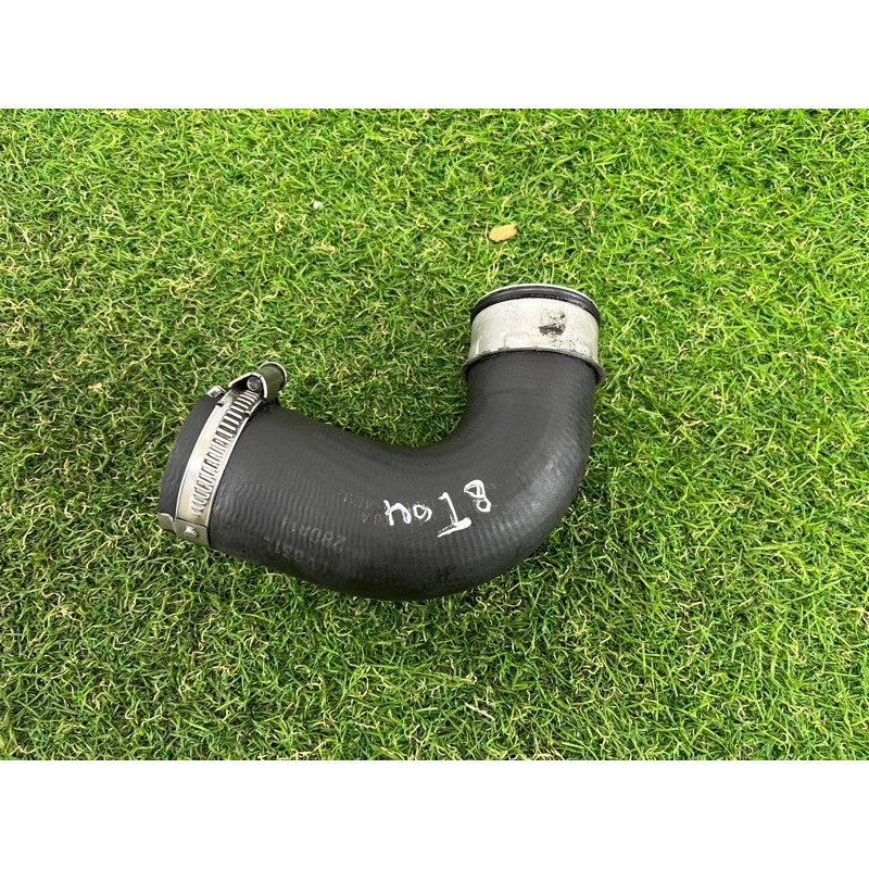 Патрубок інтеркулера (двигун та елементи) Volkswagen Touareg II NF 2013 3.0 7P0145708A
