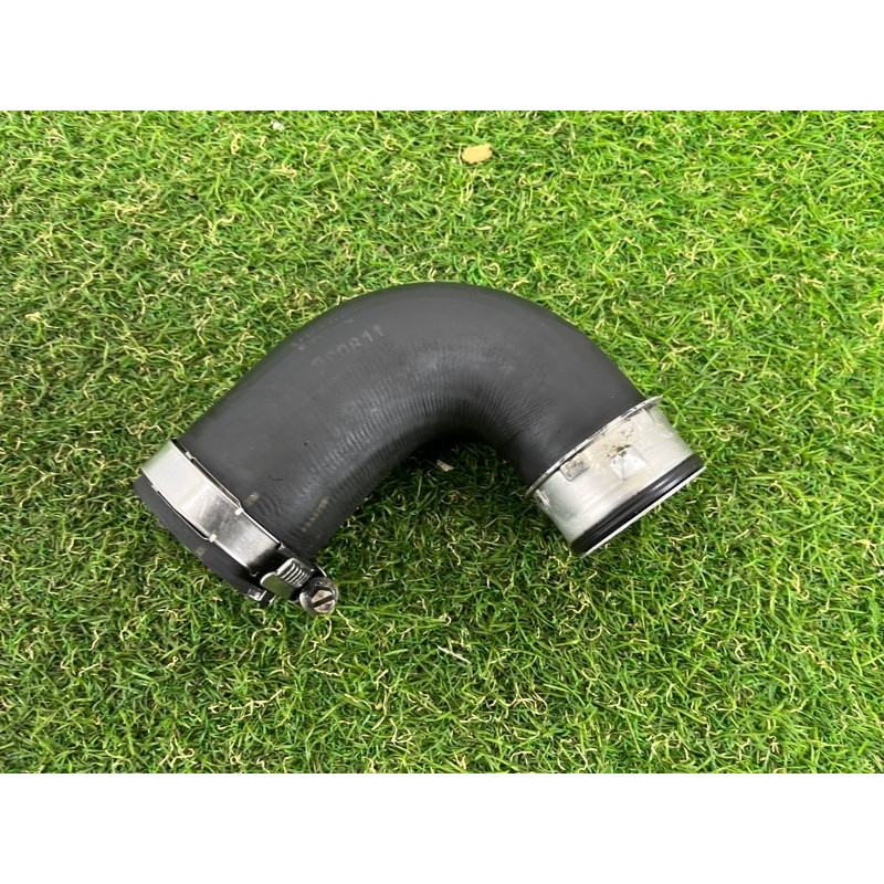 Патрубок інтеркулера (двигун та елементи) Volkswagen Touareg II NF 2013 3.0 7P0145708A