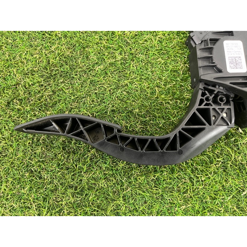 Педаль газа (электрика двигателя) AUDI A4 B9 2017 2.0 8W1723523