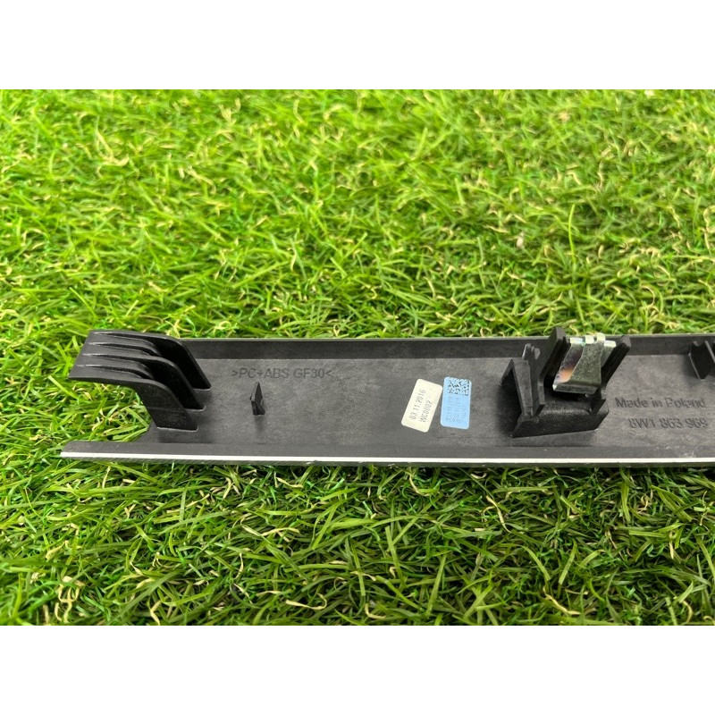 Декоративная накладка центральной консоли (салон) AUDI A4 B9 2017 2.0 8W1863969QUR3