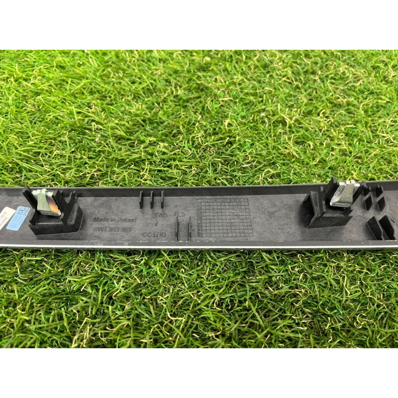 Декоративная накладка центральной консоли (салон) AUDI A4 B9 2017 2.0 8W1863969QUR3