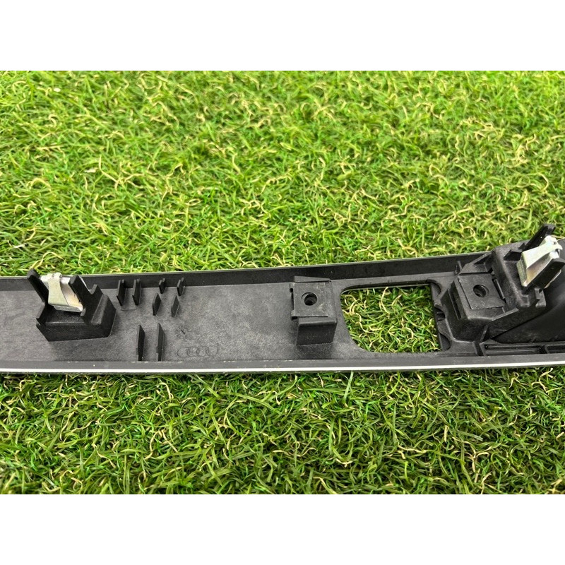 Декоративная накладка центральной консоли (салон) AUDI A4 B9 2017 2.0 8W1863969QUR3