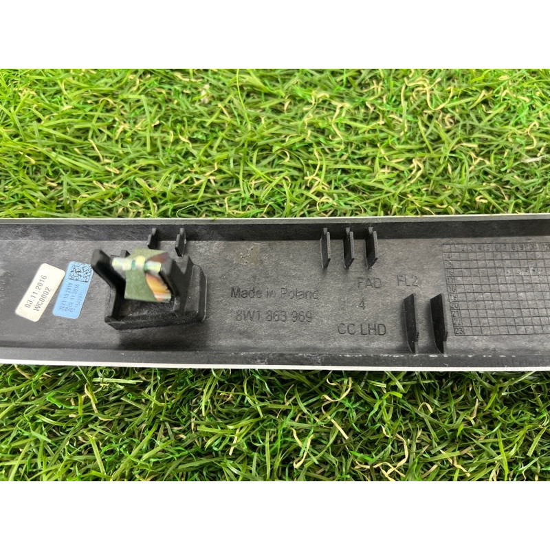 Декоративная накладка центральной консоли (салон) AUDI A4 B9 2017 2.0 8W1863969QUR3