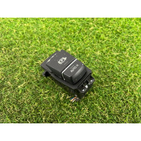 Кнопка стояночного тормоза