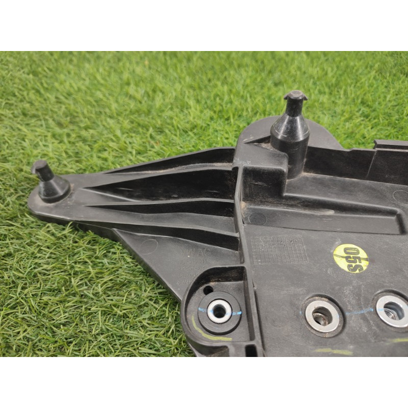 Площадка аккумулятора (кузов и элементы) Volkswagen Atlas 1 2019 3QF915331