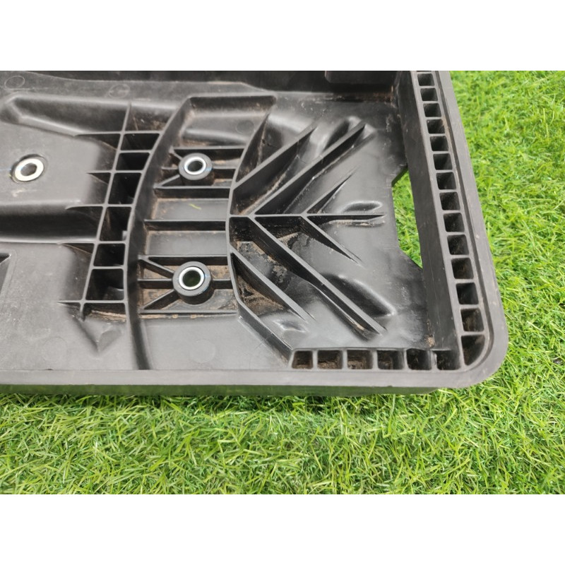 Площадка аккумулятора (кузов и элементы) Volkswagen Atlas 1 2019 3QF915331