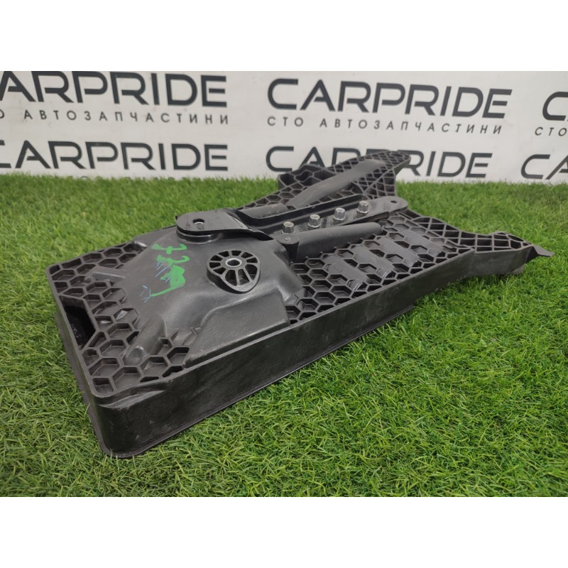 Площадка аккумулятора (кузов и элементы) Volkswagen Atlas 1 2019 3QF915331