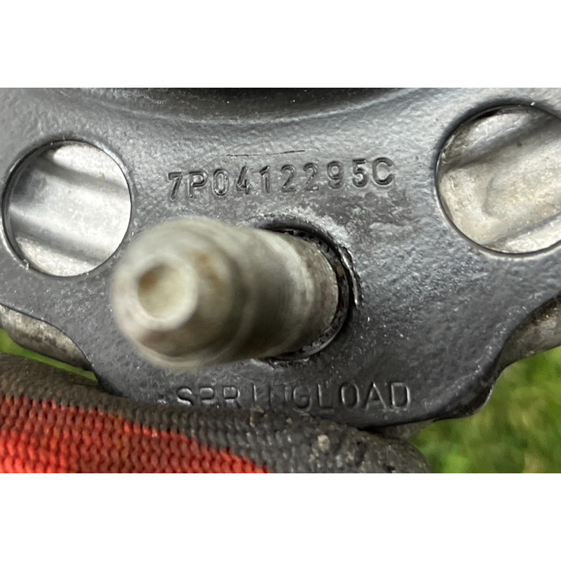 Опора стойки (подвеска) Volkswagen Touareg FL 2015 3.6 7P0412321A