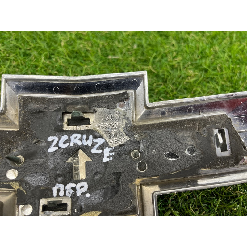 Эмблема (кузов и элементы) CHEVROLET Cruze J300 2011 1.4 95032016