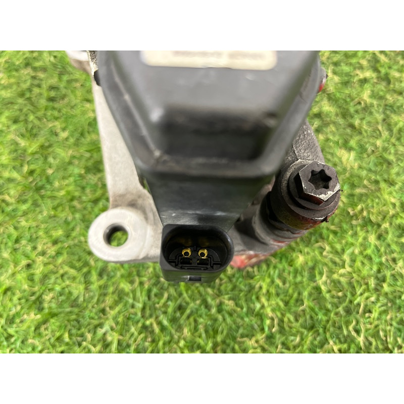 Суппорт тормозной (тормозная система) AUDI A4 B9 2017 2.0 8W0615404