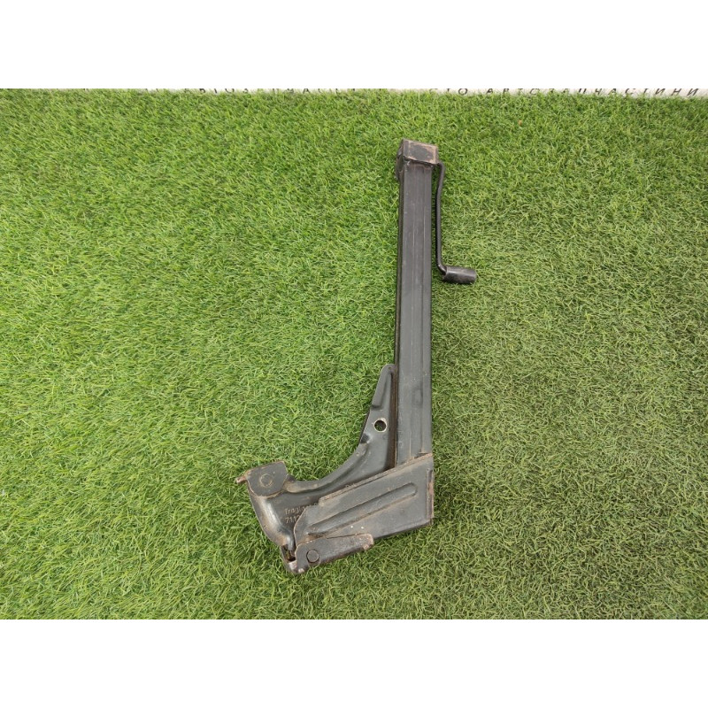 Домкрат (аксессуары) BMW 5-series E34 71122226742