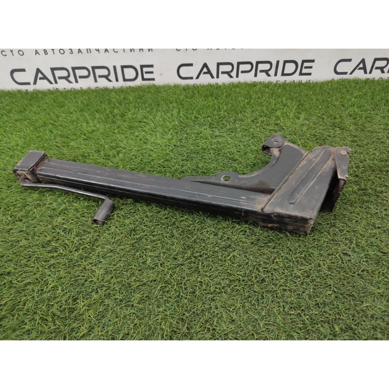 Домкрат (аксессуары) BMW 5-series E34 71122226742