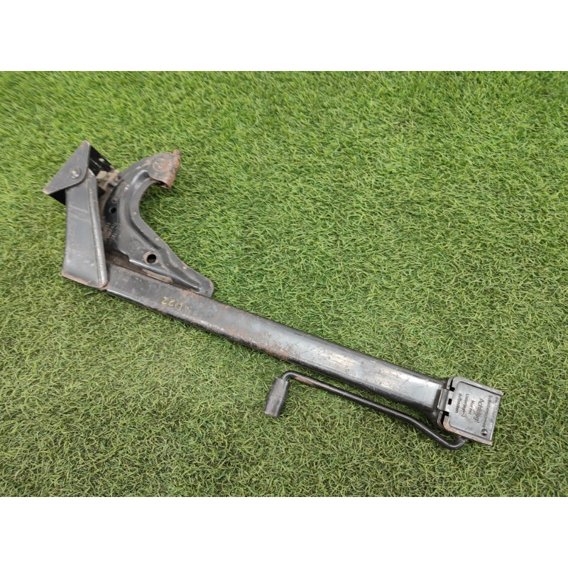 Домкрат (аксессуары) BMW 5-series E34 71121092414