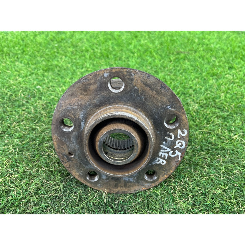 Ступица (подвеска) AUDI Q5 8R 2012 3.2 CALB 4H0498625A