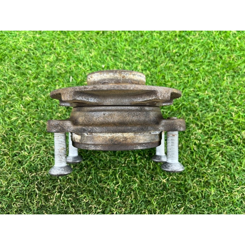 Ступица (подвеска) AUDI Q5 8R 2012 3.2 CALB 4H0498625A