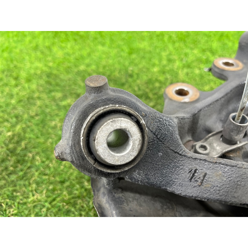 Цапфа подвески (подвеска) BMW 2-series F22 2015 2.0 33326792516