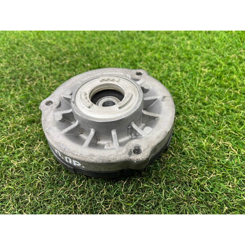 Опора стійки (підвіска) BMW 5-series G30 2017 2.0 B46B20 31306884485