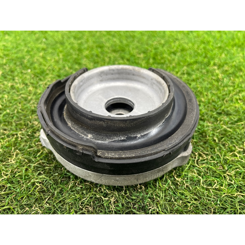 Опора стійки (підвіска) BMW 5-series G30 2017 2.0 B46B20 31306884485