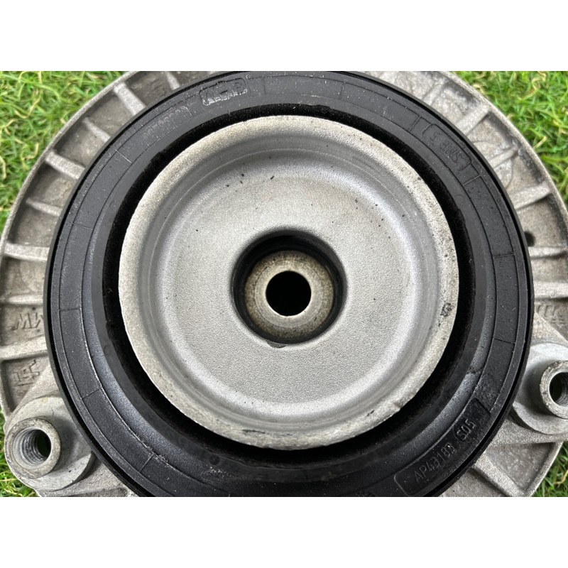 Опора стойки (подвеска) BMW 2-series F22 2015 2.0 31306880438