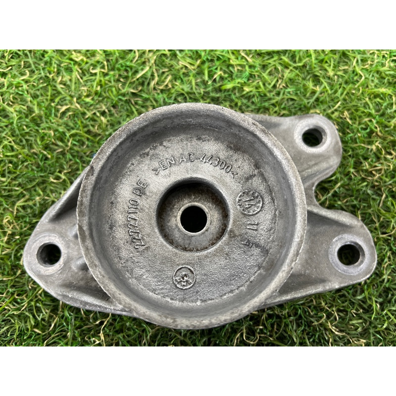 Опора стойки (подвеска) BMW 2-series F22 2015 2.0 33506865257