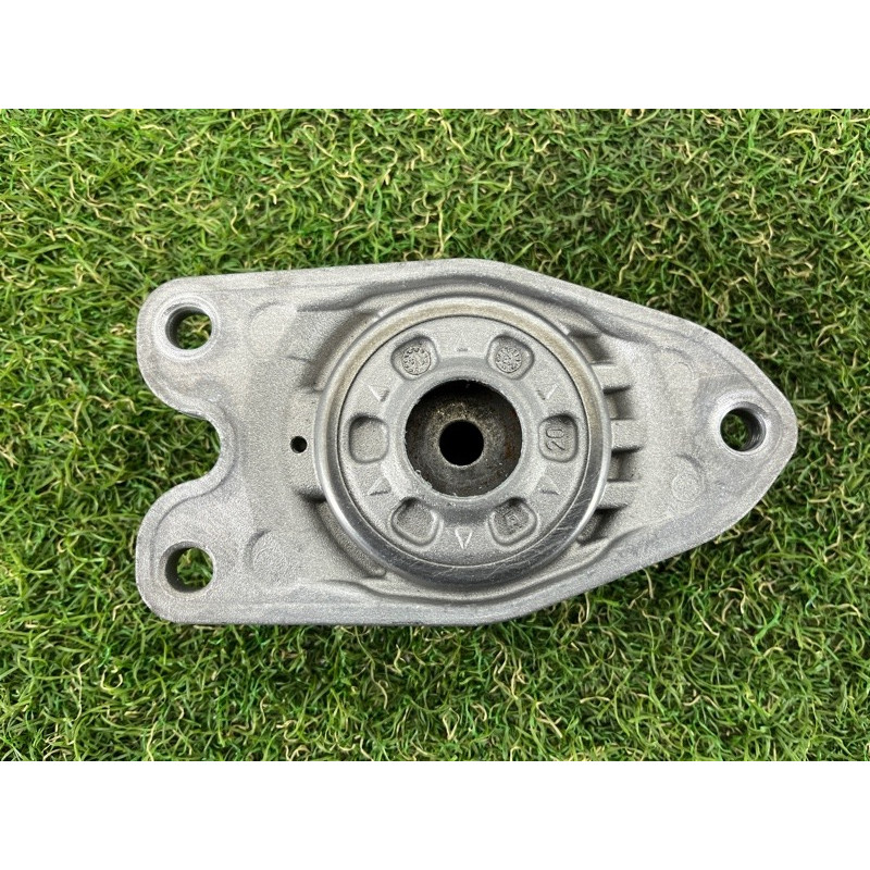 Опора стойки (подвеска) BMW 2-series F22 2015 2.0 33506865257