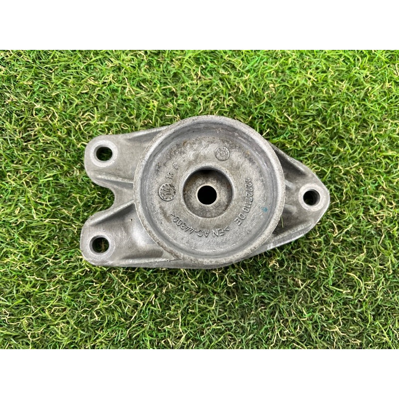 Опора стойки (подвеска) BMW 2-series F22 2015 2.0 33506865257