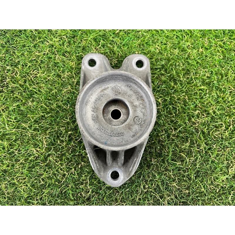 Опора стойки (подвеска) BMW 2-series F22 2015 2.0 33506865257