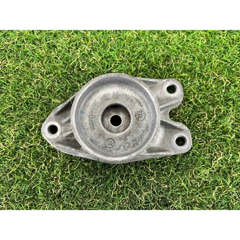 Опора стойки (подвеска) BMW 2-series F22 2015 2.0 33506865257