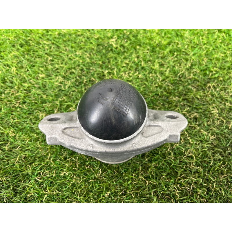 Опора стойки (подвеска) AUDI A3 8V 2018 2.0 CZRA 5Q0513353G