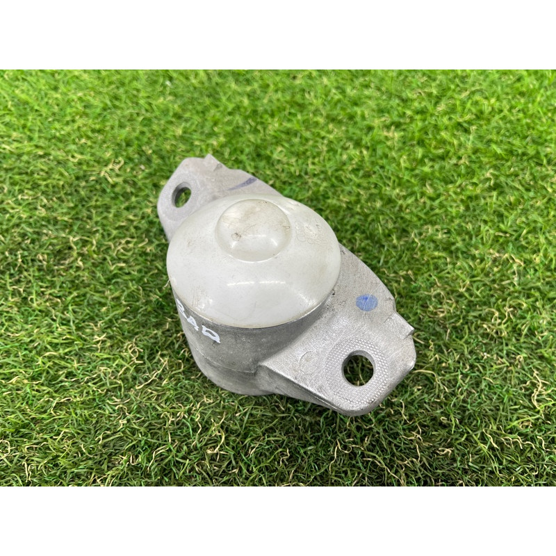 Опора стойки (подвеска) AUDI A4 B9 2017 2.0 8W0513353