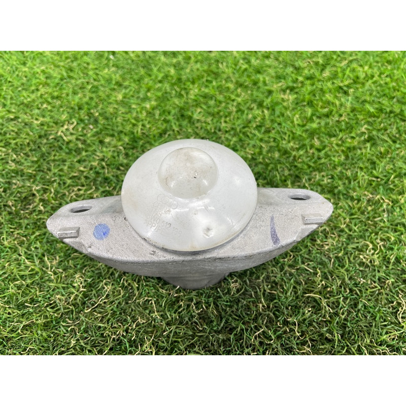 Опора стойки (подвеска) AUDI A4 B9 2017 2.0 8W0513353