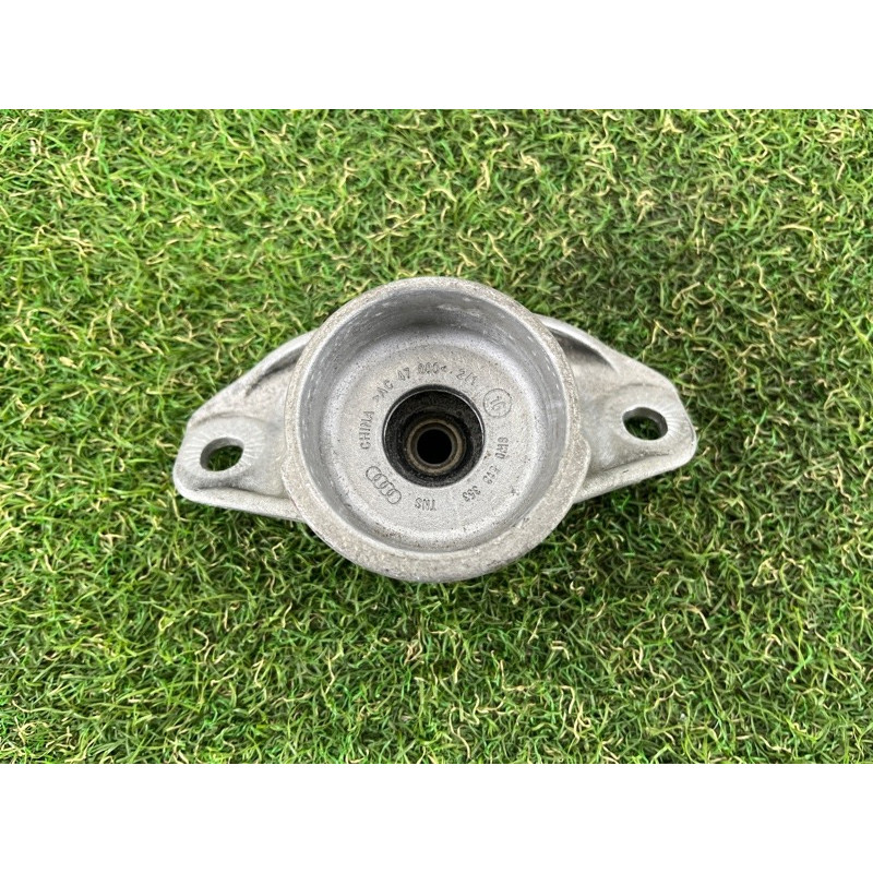 Опора стойки (подвеска) AUDI A4 B9 2017 2.0 8W0513353